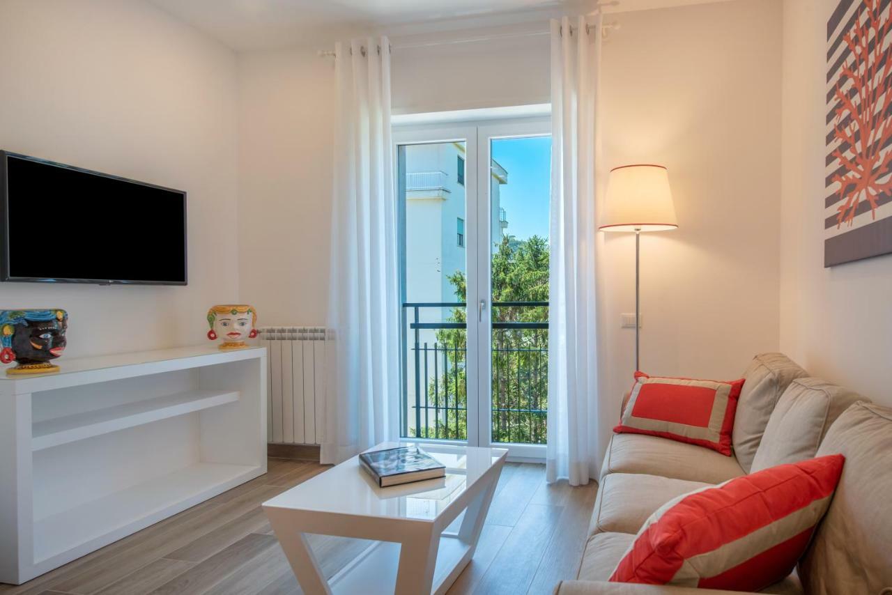 Solymar Apartments Сорренто Экстерьер фото